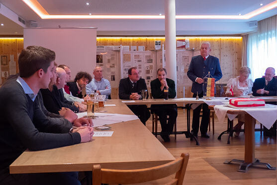 Festsitzung Gemeinderat Kopfing im Geburtshaus von Johann Nepomuk Hauser