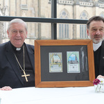 Präsentation Jubiläums-Dom-Lotterie 5.12.2012 (mit Dompfarrer Maximilian Strasser, r.)