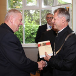 Überreichung der Festschrift zum 75er an Bischof Schwarz / KTU Linz, 9.6.2015